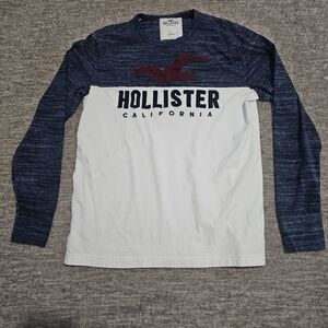 Hollister Men's Navy and White Long Sleeve Tee